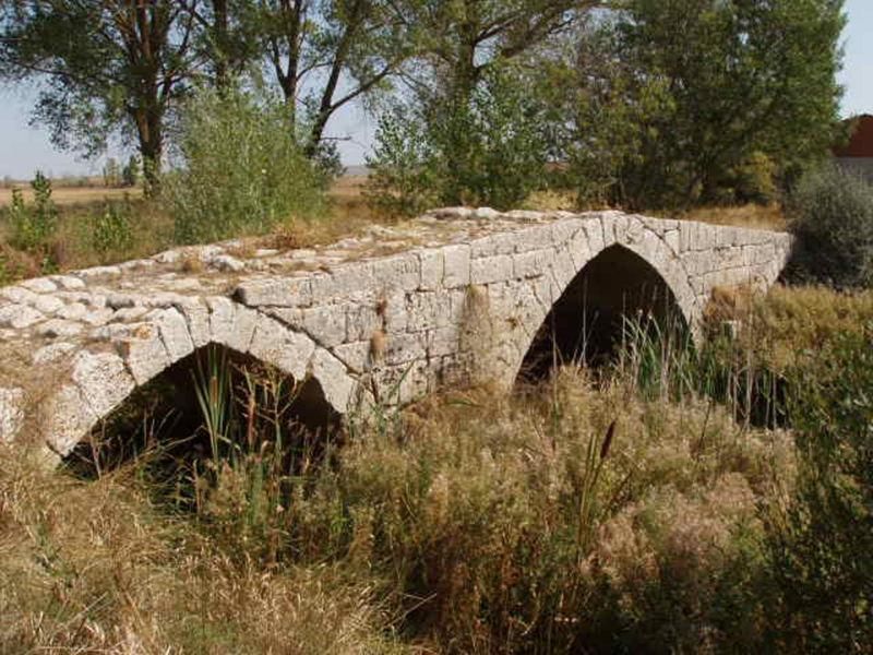 Puente medieval de San Miguel, Trisla y el Puente Nueva sobre la calzada romana.