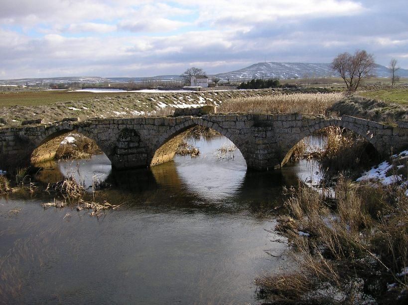 Puente medieval de San Miguel, Trisla y el Puente Nueva sobre la calzada romana.
